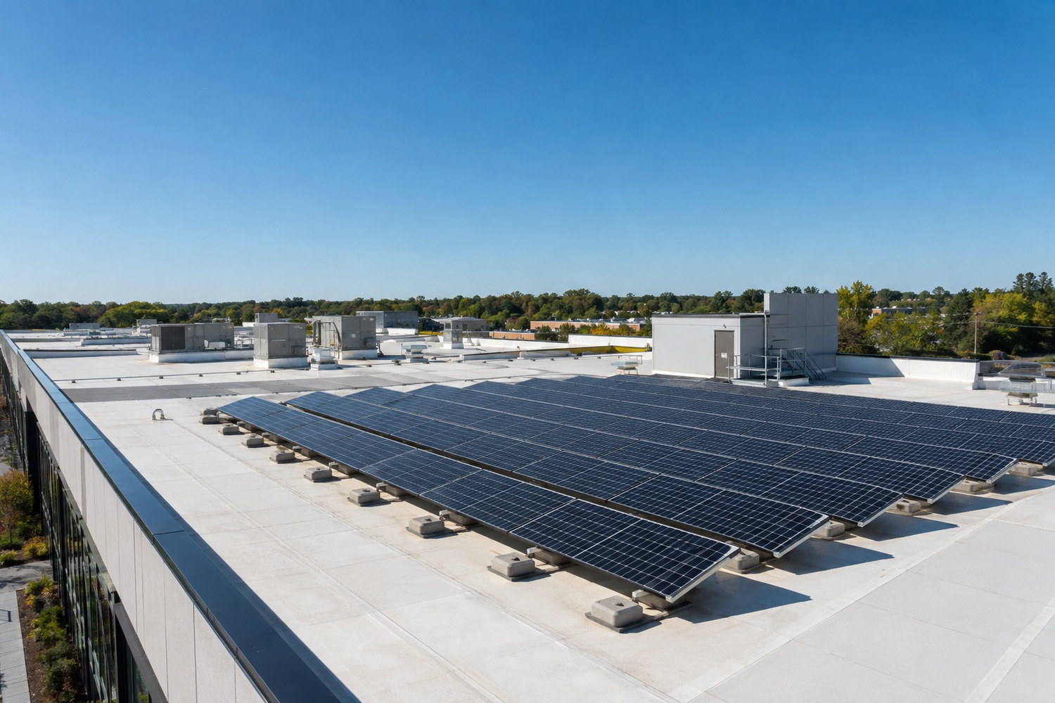 Commercial rooftop solar installation