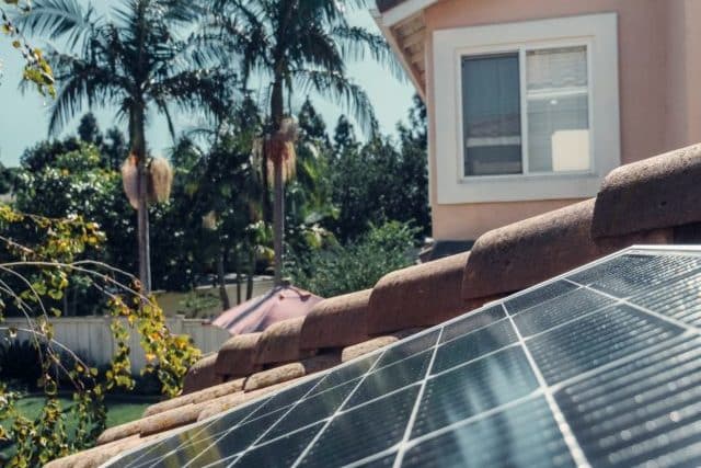 Commercial rooftop solar installation